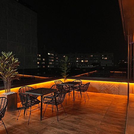 Revive Boutique Hotel Erivan Exterior foto