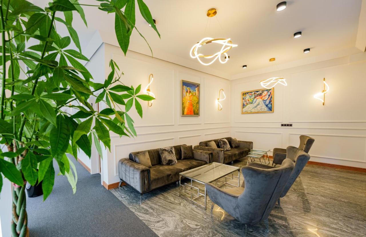 Revive Boutique Hotel Erivan Exterior foto