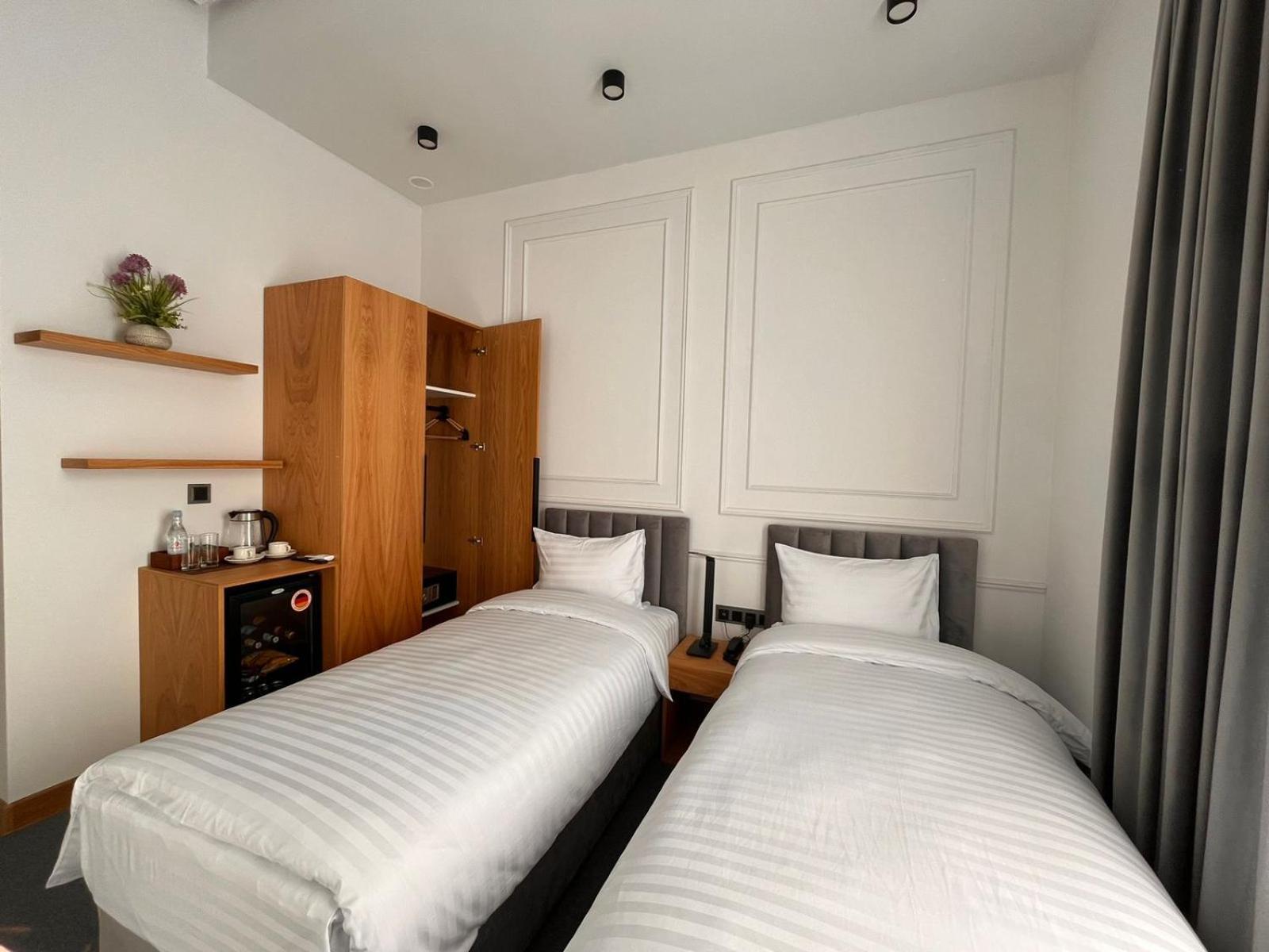 Revive Boutique Hotel Erivan Exterior foto