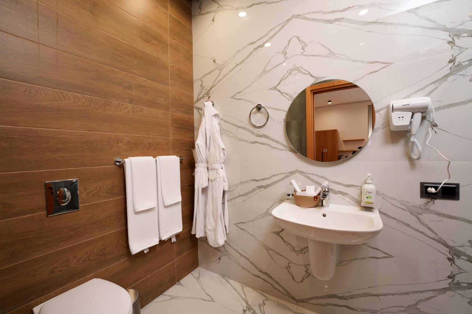 Revive Boutique Hotel Erivan Exterior foto