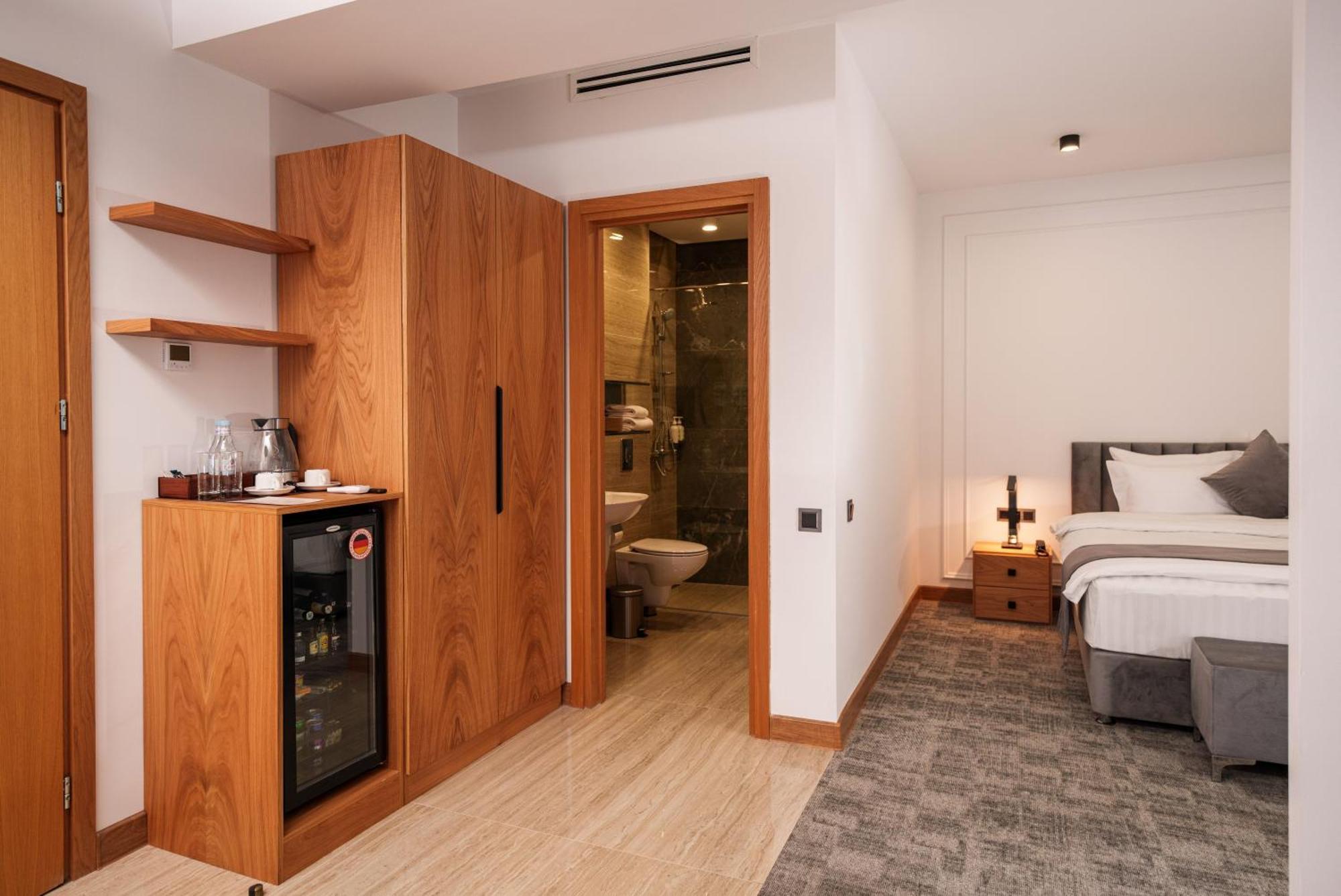 Revive Boutique Hotel Erivan Exterior foto