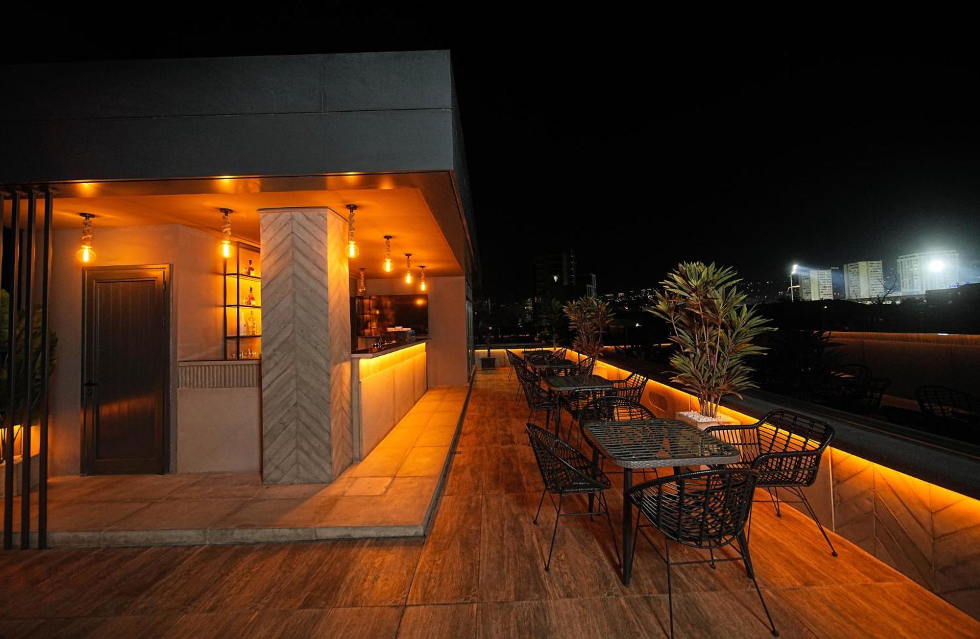 Revive Boutique Hotel Erivan Exterior foto