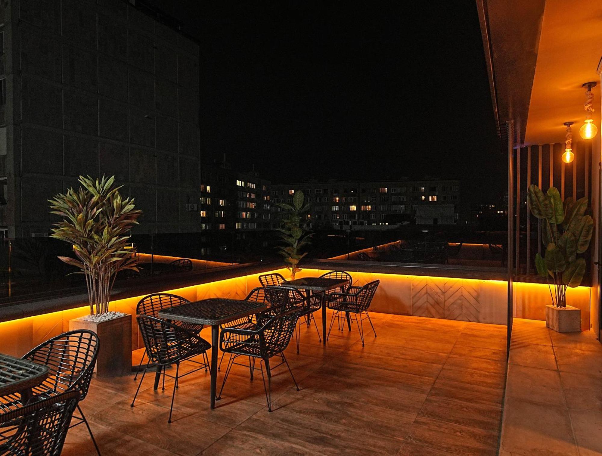 Revive Boutique Hotel Erivan Exterior foto